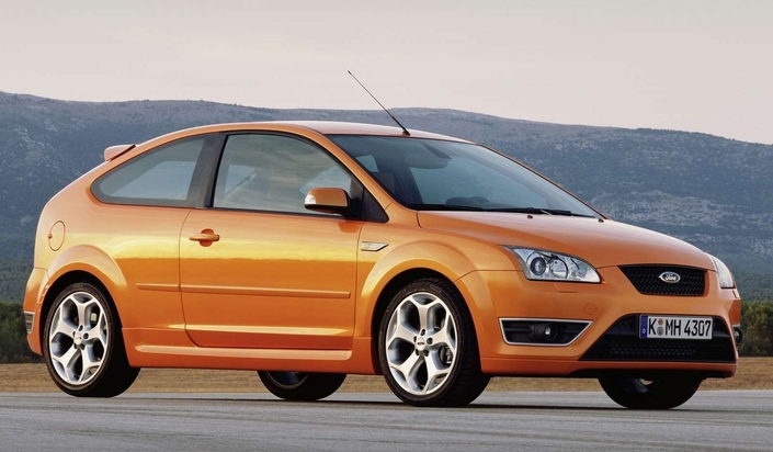 La Ford Focus ST, lancée fin 2005, se signale par un look exubérant, souligné par de belles jantes en alliage de 18 pouces.