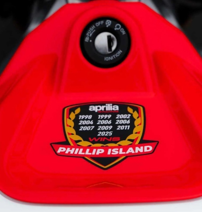 Aprilia dit adieu à Phillip Island avec une RS 660 Tribute de 105 chevaux, numérotée et chargée d'histoire !