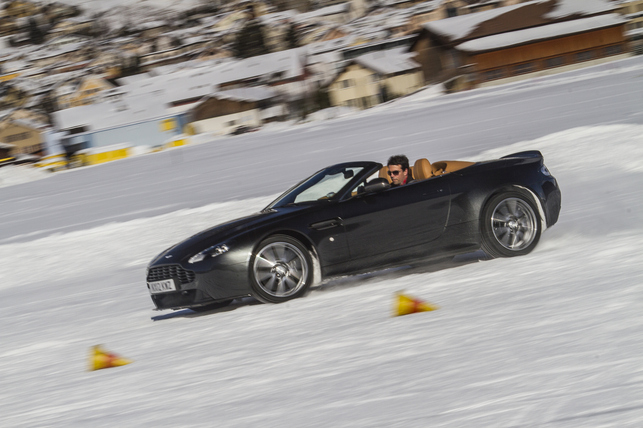 Test exclusif - Aston Martin on ice : 007 raisons de craquer votre Livret A (ou pas ?)