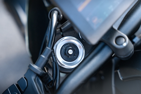Essai Zontes 703 R : le roadster 3 cylindres à prix cassé qui veut bousculer le marché