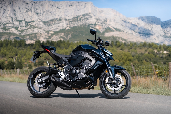 Essai Zontes 703 R : le roadster 3 cylindres à prix cassé qui veut bousculer le marché