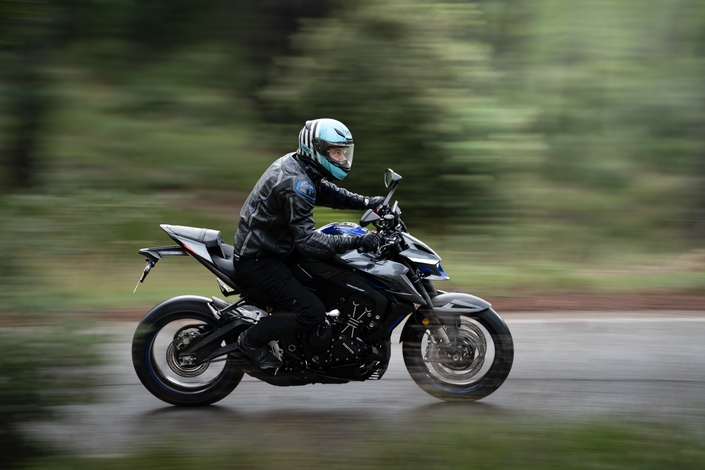 Essai Zontes 703 R : le roadster 3 cylindres à prix cassé qui veut bousculer le marché