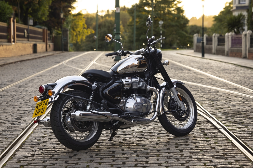 Vos motos - Page 21 S8-un-parfum-d-antan-et-des-limites-pour-la-nouvelle-royal-enfield-classic-650-836939