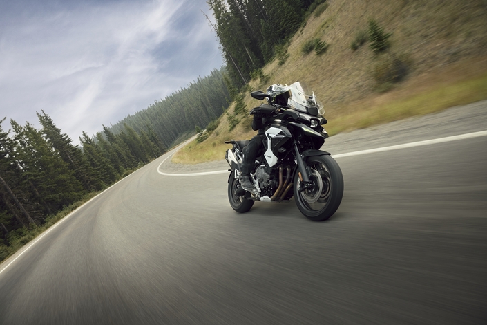Plus de puissance et de technologies pour la nouvelle Triumph Tiger 1200