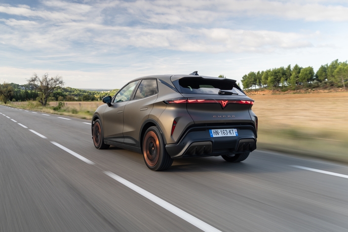 Essai Cupra Raval Plus : peut-on se contenter d'une toute petite batterie sur une bonne citadine électrique ?