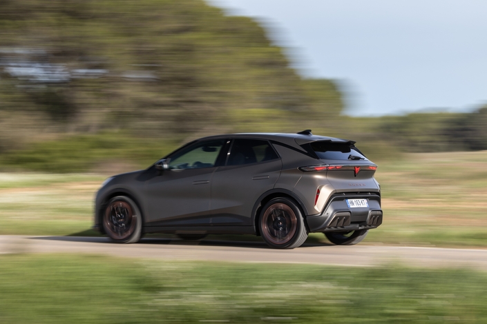 Essai Cupra Raval Plus : peut-on se contenter d'une toute petite batterie sur une bonne citadine électrique ?
