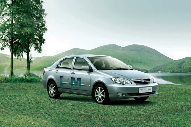 Une auto hybride rechargeable chinoise au Salon de Détroit 2009: le BYD F3DM