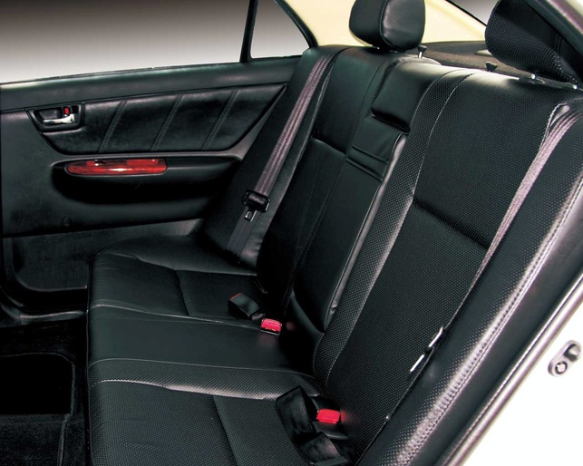 Une auto hybride rechargeable chinoise au Salon de Détroit 2009: le BYD F3DM