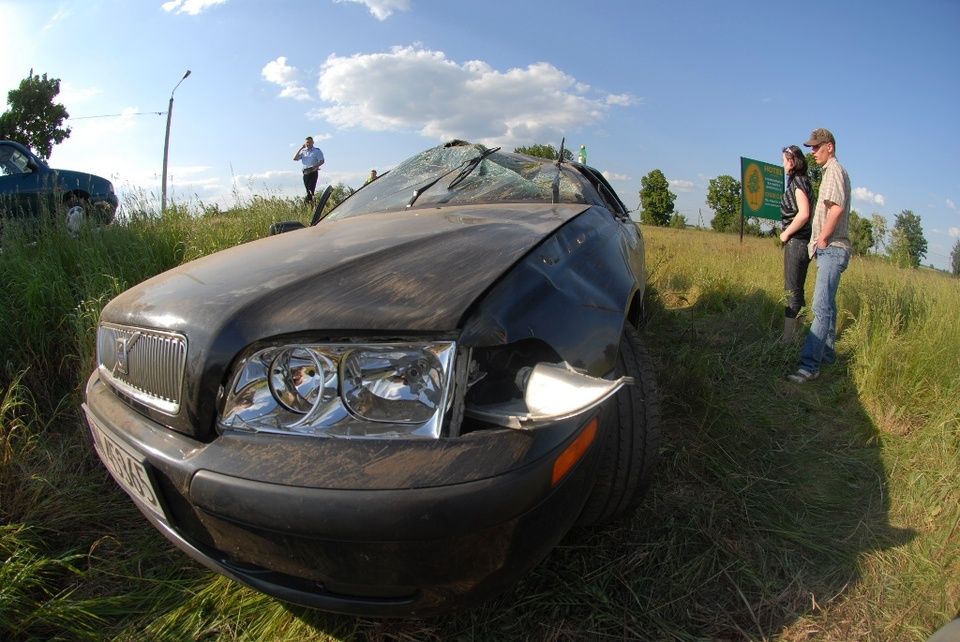 Vidéo accident Volvo V40 crash test Live
