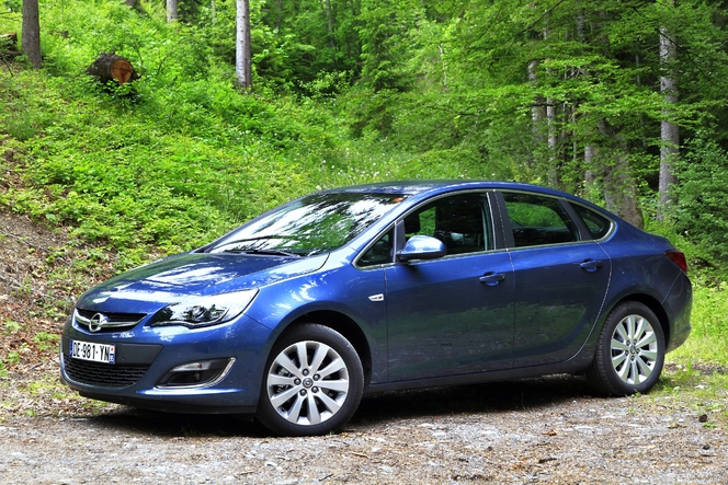 Nouvelle Opel Astra Berline : en avant-première, les photos de l'essai