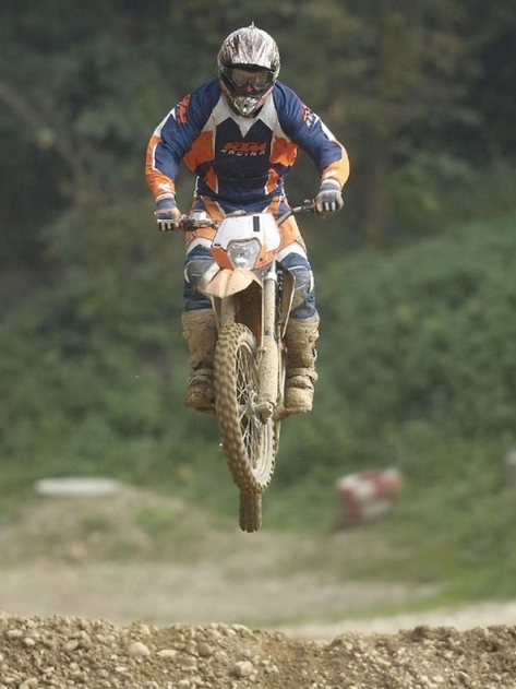 Une moto d'enduro électrique KTM produite en 2010