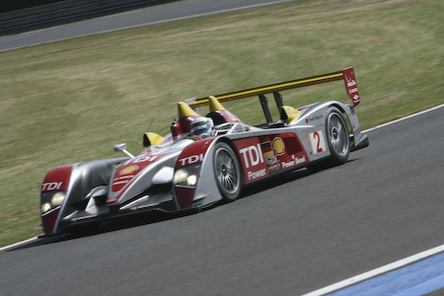 24h du Mans - le point à minuit: Audi pousse les Peugeot à la faute