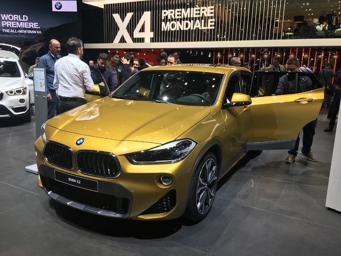 BMW X2 : plus qu'un coupé - Vidéo en direct du salon de Genève 2018