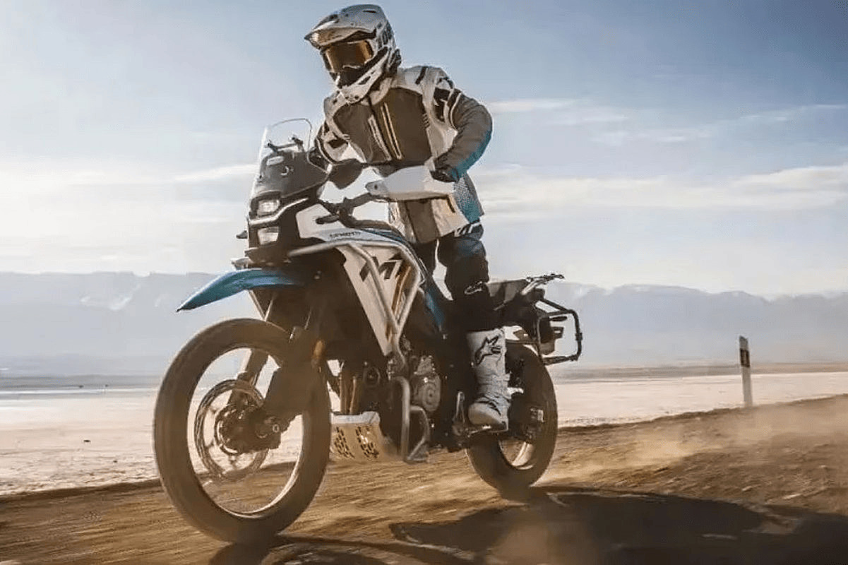 CFMoto 450 MT : un nouveau trail A2 présenté à Milan