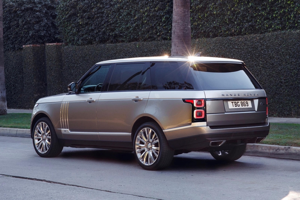 Le Land Rover Range Rover électrique dans les starting-blocks