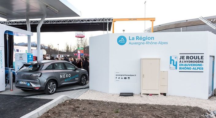 Certaines régions et collectivités locales, à l’image de la Région Auvergne-Rhône-Alpes, subventionnent l’achat par les professionnels de véhicules à hydrogène.