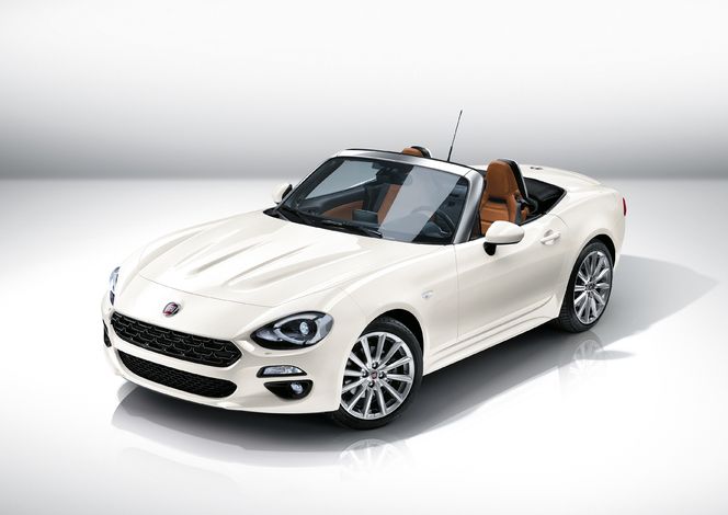 Fiat officialise la 124 Spider