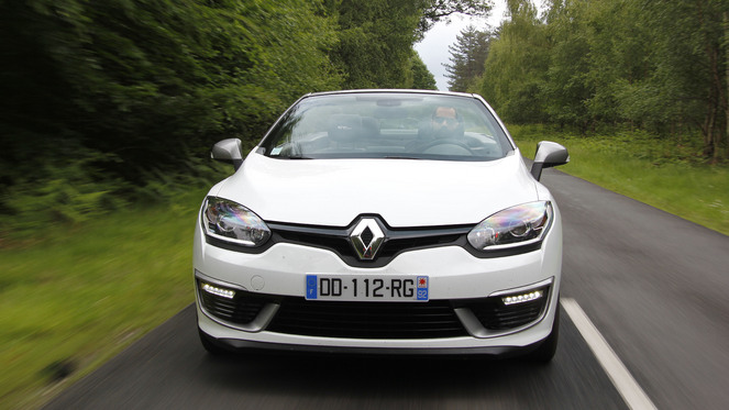 Comparatif vidéo - Opel Cascada vs Renault Mégane CC : recette de saison