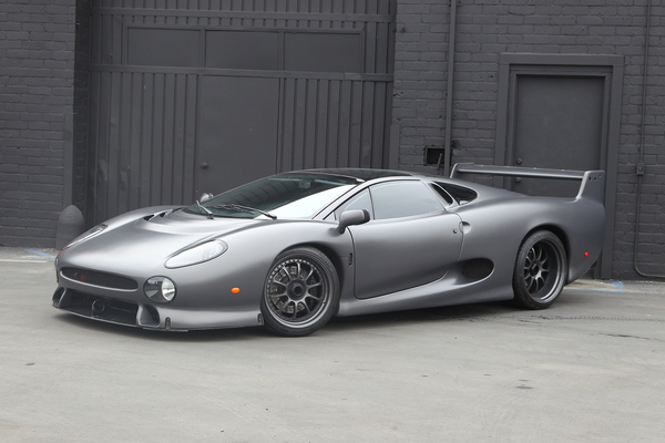 S7-Un-modele-de-Jaguar-XJ220S-a-vendre-aux-encheres-251681.jpg