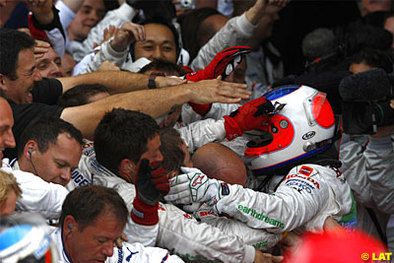 Formule 1 - Grande Bretagne: Barrichello, comme un poisson dans l'eau