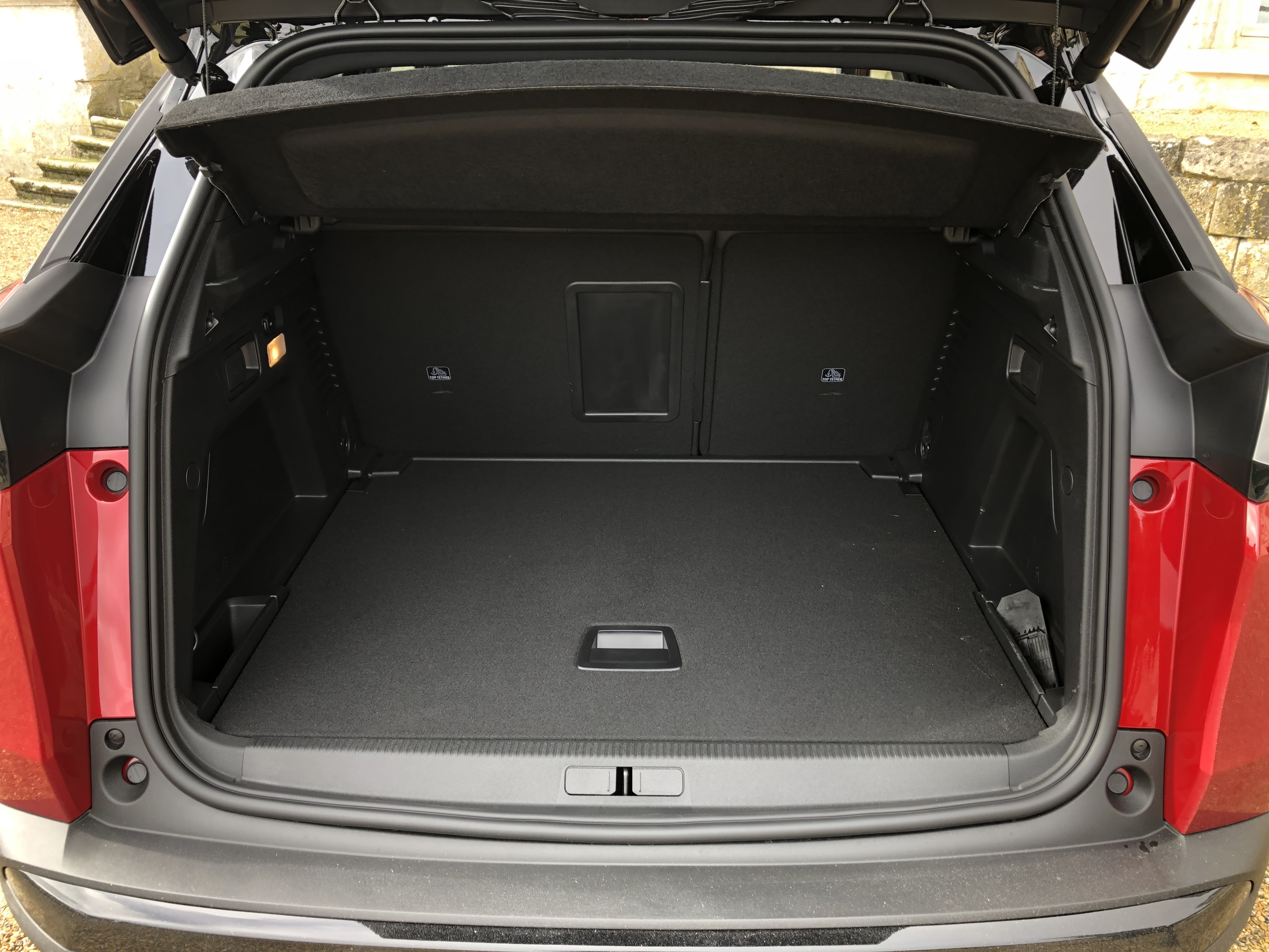 Essai vidéo Peugeot 3008 restylé (2020) le retour du roi Essai vidéo Peugeot 3008 restylé (2020) le retour du roi