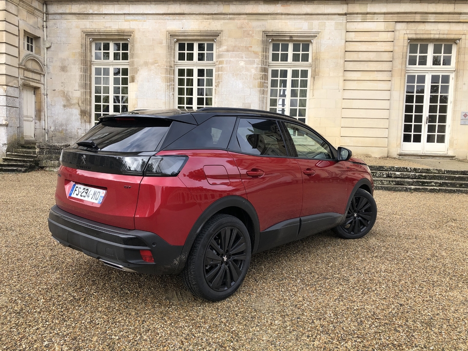Essai vidéo - Peugeot 3008 restylé (2020) : le retour du roi