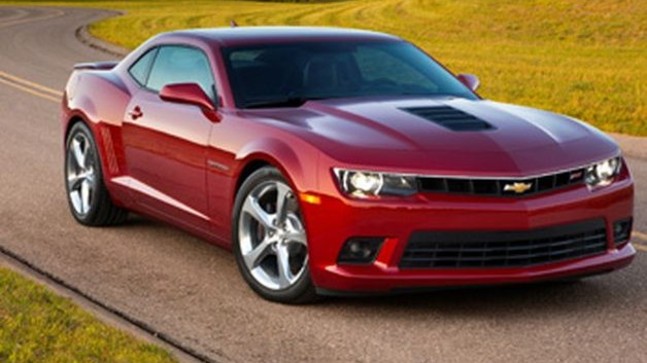 Chevrolet dévoile le restylage de la Camaro SS lors d'une émission télé