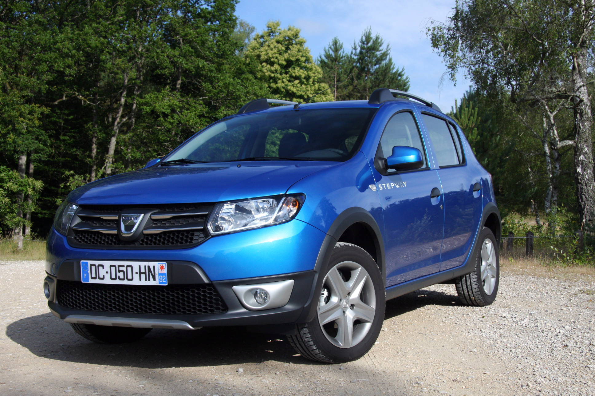 Бампер передний sandero stepway