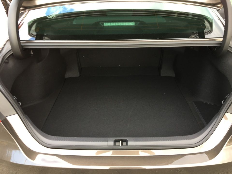 https://images.caradisiac.com/images/5/7/6/2/175762/S8-essai-toyota-camry-2019-588492.jpg