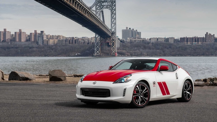 Nissan dévoile une 370Z "50e anniversaire" Nissan dévoile une 370Z "50e anniversaire"