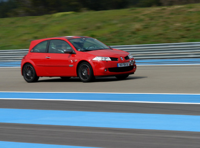 Essai groupé: Renault Clio RS vs Megane RS F1 Team.2