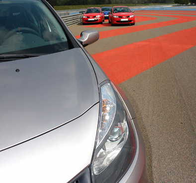 Essai groupé: Renault Clio RS vs Megane RS F1 Team.2