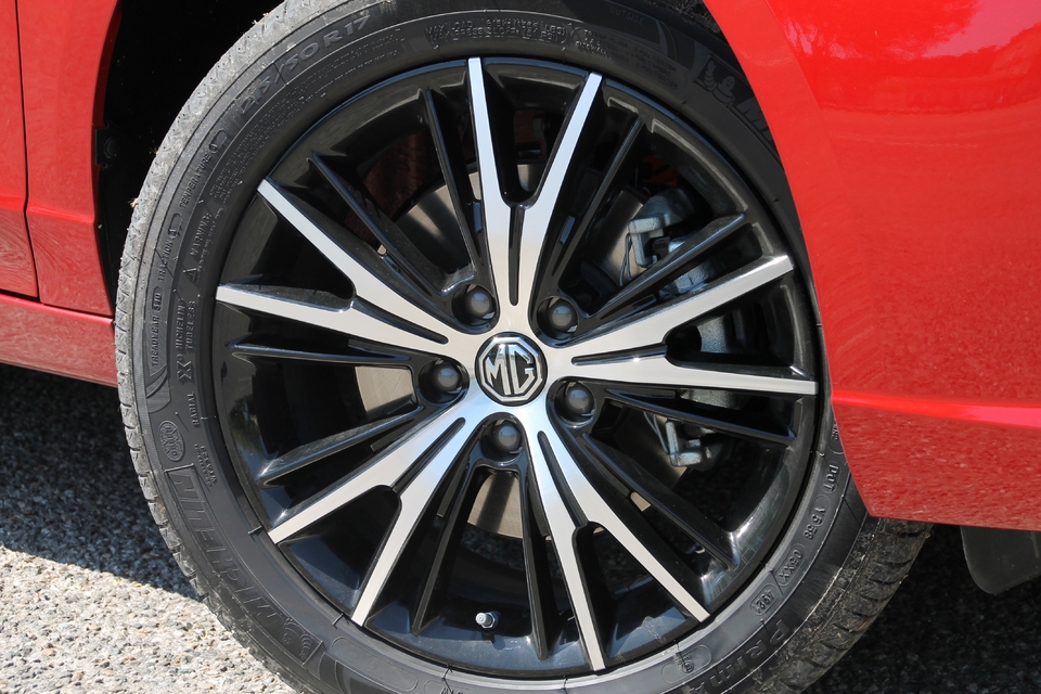 Essai vidéo - MG 5 (2022) : MG fait le break