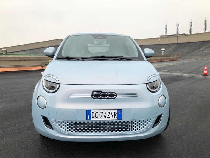 Fiat 500 électrique : les premières images de l'essai