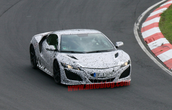 Surprise : la future Honda NSX sur le Nürburgring (ajout vidéo)