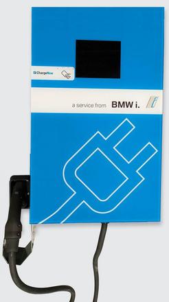 BMW développe un chargeur rapide de la taille d'une valise