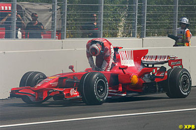 Formule 1 - Ferrari: Raïkkonen au pied du mur