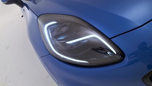 La signature lumineuse des feux de jour fait très Ford... GT.