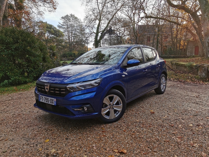 Dacia Sandero : les premières images de l'essai en direct (+ premières impressions de conduite)