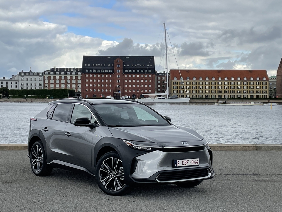 Essai vidéo - Toyota BZ4X (2022) : enfin le 100% électrique