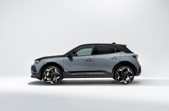 L’Opel Mokka devient plus méchant avec une inédite version GSE 100 % électrique.