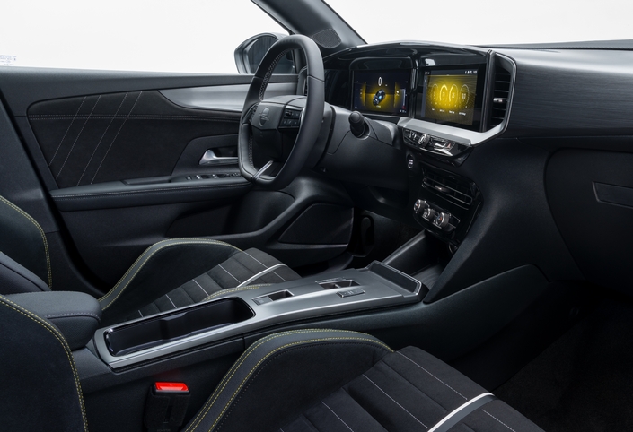 L’Opel Mokka devient plus méchant avec une inédite version GSE 100 % électrique.