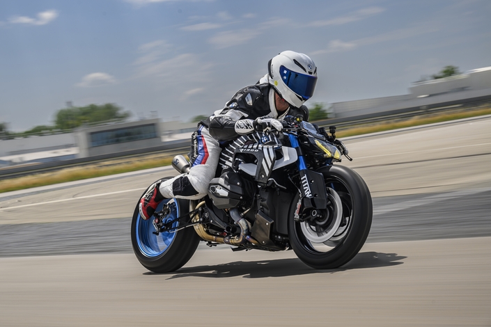 La nouvelle BMW R 1300 R prend du muscle !