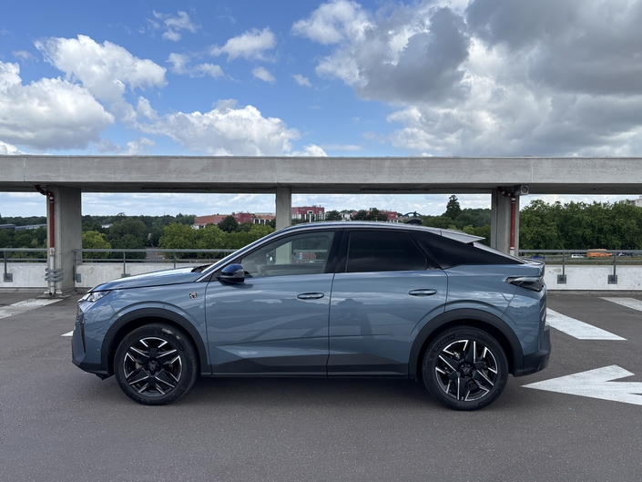 L'apport de l'hybridation légère est bénéfique en ville. En usage mixte, la consommation du 3008 a atteint 7,5 l/100 km sur le même parcours.