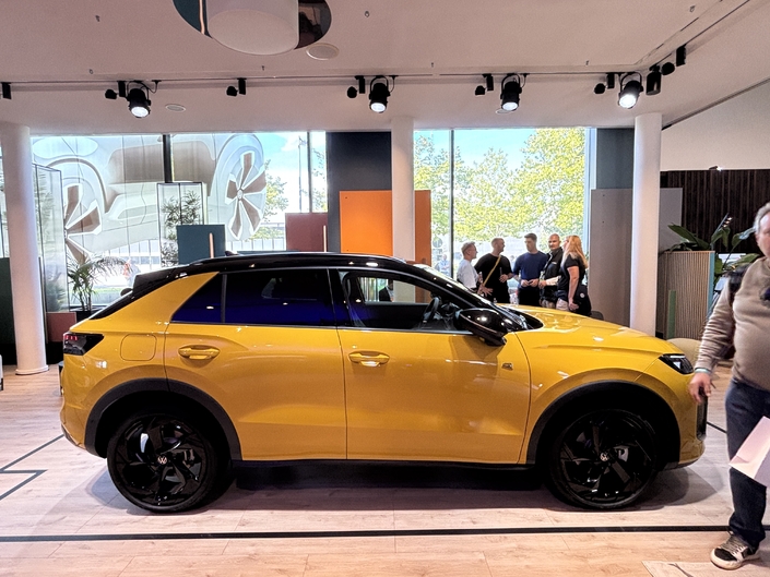 Le nouveau T-Roc affiche désormais des faux airs de SUV coupé.