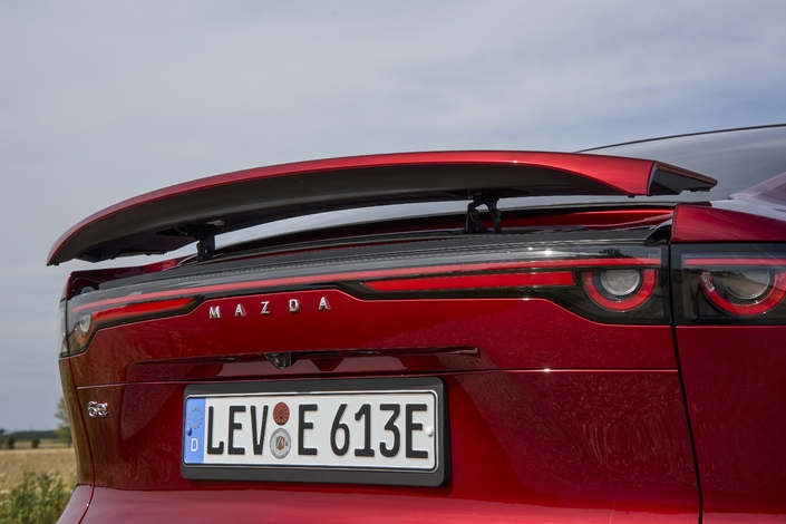 L'aileron arrière n'est pas là pour faire beau : il permet de mieux contrôler l'écoulement du flux aérodynamique et, donc, d'améliorer l’autonomie.