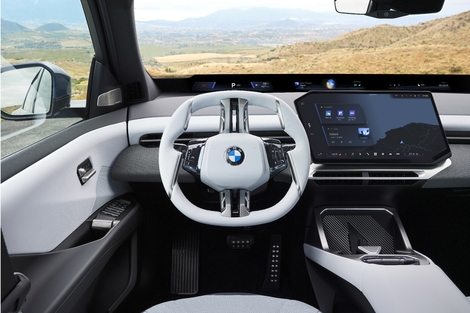 Le nouveau volant est équipé de touches à retour haptique. Un système, qui pour nous est à bannir de la conception d’une voiture.