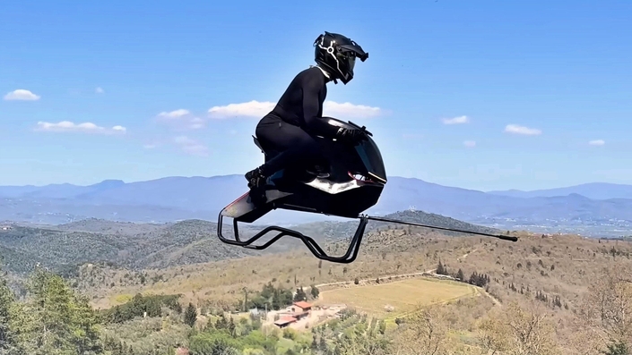 Airbike : la moto volante sans ailes ni hélices qui veut réinventer la mobilité urbaine