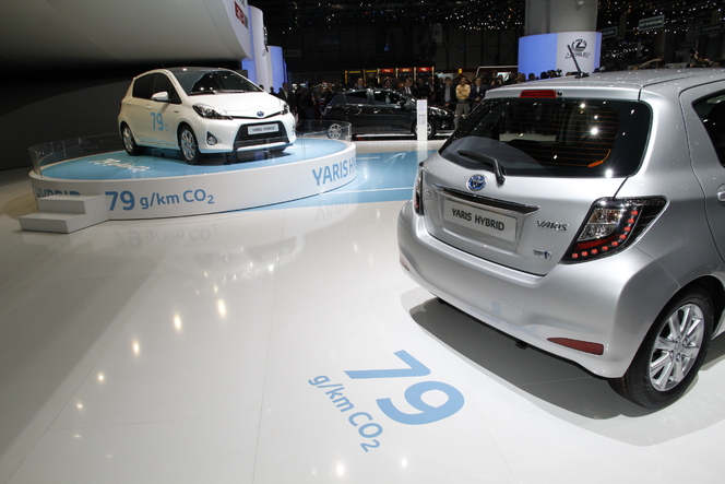 Vidéo en direct de Genève - Toyota Yaris Hybride 100 ch, 79 g et 16 500 euros