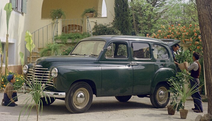 Thierry Ardisson possédait une Colorale, une Renault utilitaire peu connue des années 50. Un choix d'amateur éclairé.